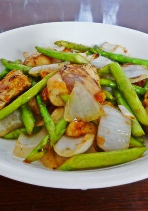 アスパラと鶏むね肉の梅オイスター炒め-レシピのメイン写真
