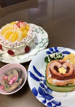 お雛様用に作ったケーキとケーキ寿司-レシピのメイン写真