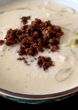 豆乳ごまうどん肉味噌のせ。冷やしも美味！-レシピのメイン写真