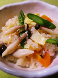 タケノコとアスパラの炊き込みご飯-レシピのメイン写真