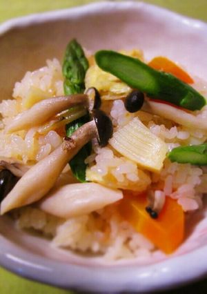 タケノコとアスパラの炊き込みご飯-レシピのメイン写真