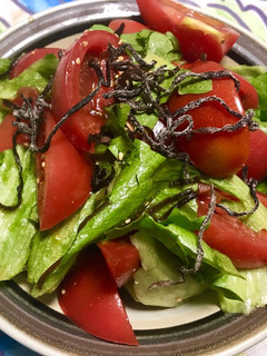 俺流!トマトとレタスの旨味サラダ-レシピのメイン写真