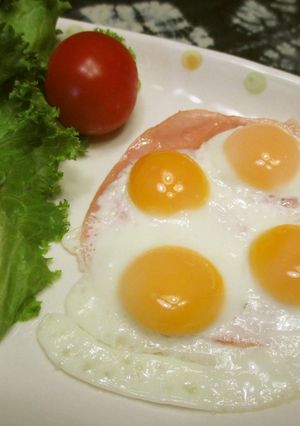 休日の娘の手作りプリティーハムエッグ-レシピのメイン写真