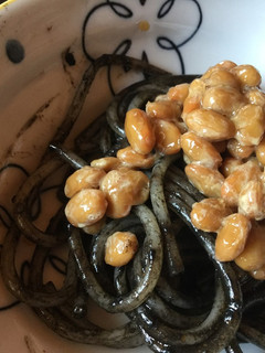 イカスミパスタの納豆のせ-レシピのメイン写真