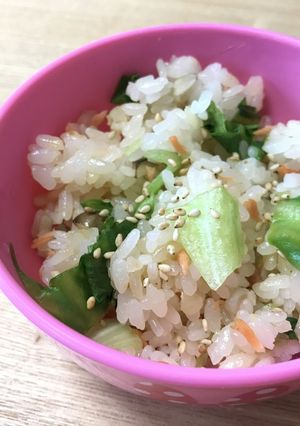 子供飯☆シャケとレタスのバター醤油炒飯-レシピのメイン写真