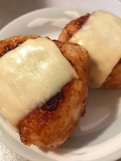 簡単!みそ醤油×チーズ焼きおにぎり!-レシピのメイン写真