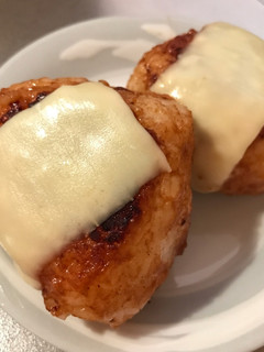 簡単!みそ醤油×チーズ焼きおにぎり!-レシピのメイン写真