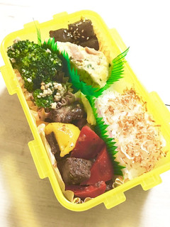 夕食の焼肉がメイン♪娘のお弁当-レシピのメイン写真