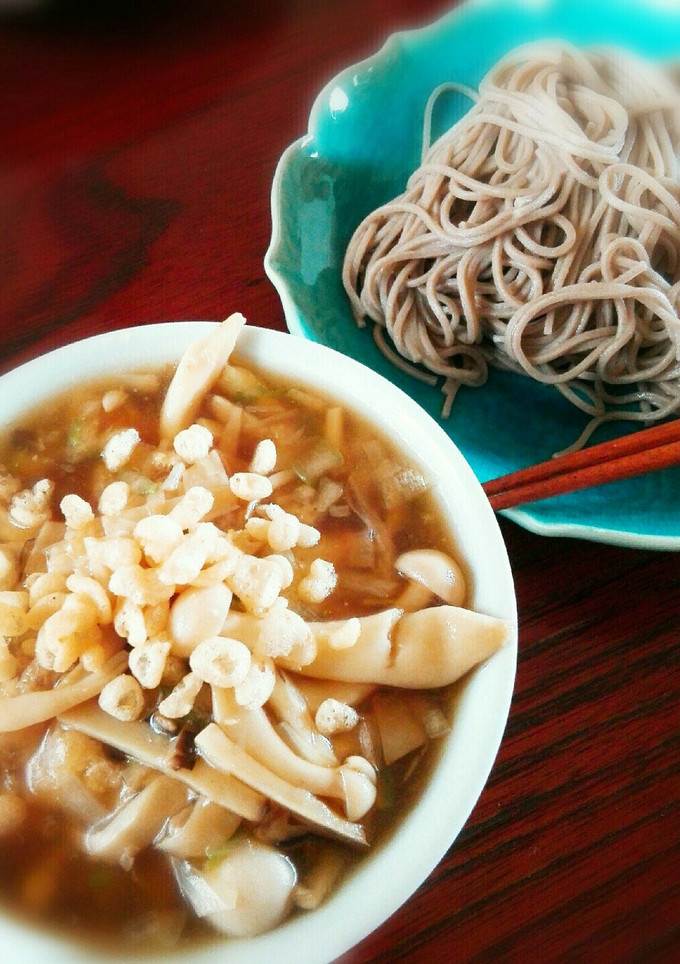 具沢山。きのこと油揚げのつけ蕎麦。-レシピのメイン写真