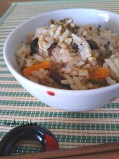 春です~ワラビご飯です-レシピのメイン写真