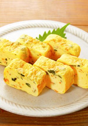 パッと華やか♪混ぜ込み卵焼き-レシピのメイン写真