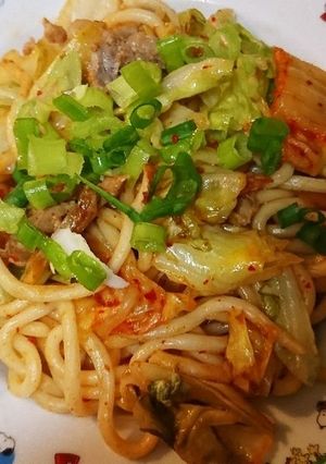 簡単！キムチとキャベツと豚肉で焼きうどん-レシピのメイン写真
