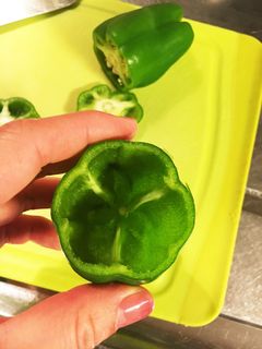 気持ちがいい ピーマンの種取り-レシピのメイン写真