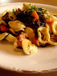 ひじき煮とトマトのクリームパスタ-レシピのメイン写真