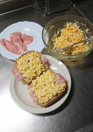 朝のオープンサンド♪(簡単卵サラダ♪)-レシピのメイン写真