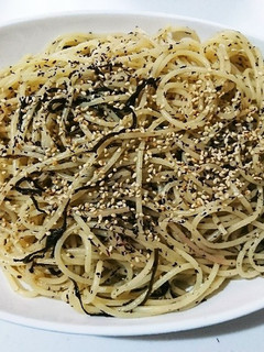 簡単♡バター香る♪ゆかりと塩昆布パスタ♡-レシピのメイン写真