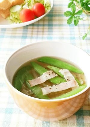 スナップエンドウと（新）玉ねぎのスープ-レシピのメイン写真