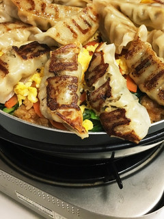 鍋焼きビビンバ☆餃子のせ-レシピのメイン写真