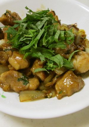 簡単！鶏もも肉と玉ねぎの大葉照り焼き！-レシピのメイン写真