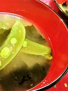 旬【スナップえんどうとワカメの味噌汁】-レシピのメイン写真