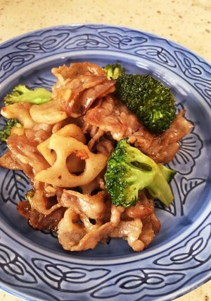 プルコギのタレ豚肉 蓮根ブロッコリー炒め-レシピのメイン写真
