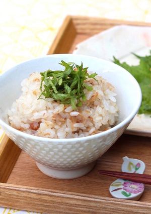液体塩こうじで♪梅とツナの炊き込みご飯♪-レシピのメイン写真
