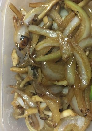 しめじと玉ねぎのバター炒め-レシピのメイン写真