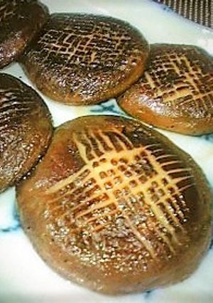 ネギカッターで椎茸に模様付け ゾワッ♪-レシピのメイン写真