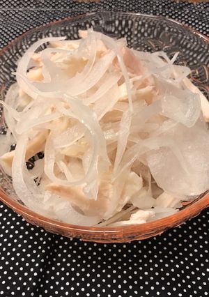 玉ねぎとサラダチキンの簡単サラダ！-レシピのメイン写真