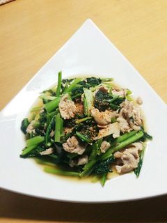 シンプル!小松菜と豚肉のにんにく醤油炒め-レシピのメイン写真