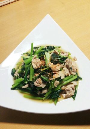 シンプル！小松菜と豚肉のにんにく醤油炒め-レシピのメイン写真