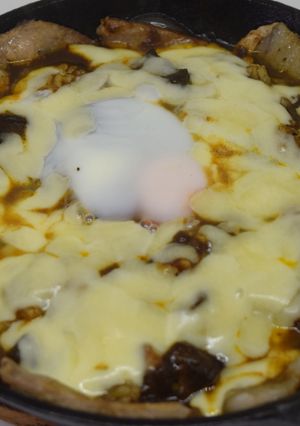 スキレット鍋で作る男のガッツリ焼きカレー-レシピのメイン写真