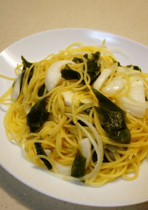 生わかめ・新玉ねぎの柚子胡椒風味パスタ-レシピのメイン写真