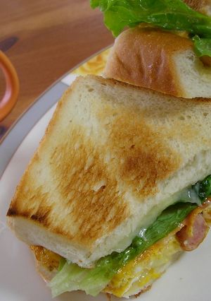 休日の朝食は♫ 夫が喜ぶホットサンド-レシピのメイン写真