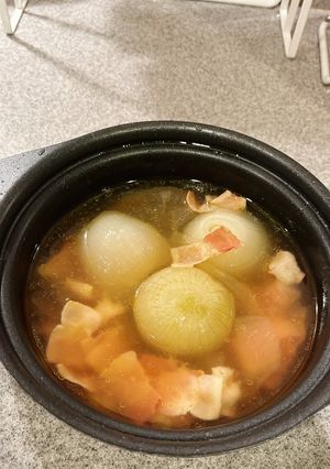 新玉ねぎの丸ごとスープ-レシピのメイン写真