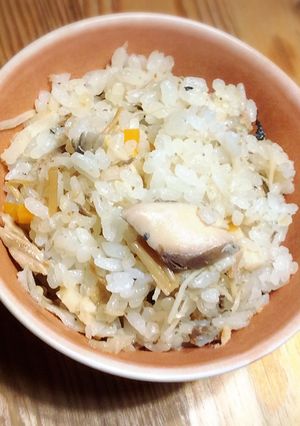 水煮缶で！サバ缶と梅干しの炊き込みご飯-レシピのメイン写真
