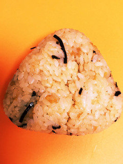 こってりうまぁ♪コチュマヨ塩昆布おにぎり-レシピのメイン写真