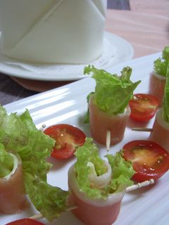前菜に♪生ハムとチーズのくるくる巻き-レシピのメイン写真
