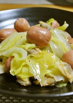 キャベツとあさりのウインナーのワイン蒸し-レシピのメイン写真