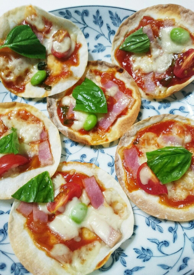 バジルがとれたので餃子の皮ピザ。-レシピのメイン写真
