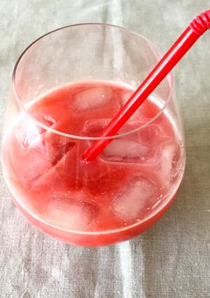 甘酒にイチゴプラス!-レシピのメイン写真