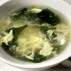 รูปของ ほうれん草とふんわり卵の中華スープ