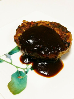 肉汁ジュワー!定番ハンバーグ-レシピのメイン写真