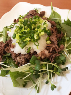 サラダと一緒に!さっぱり牛肉大根おろし-レシピのメイン写真