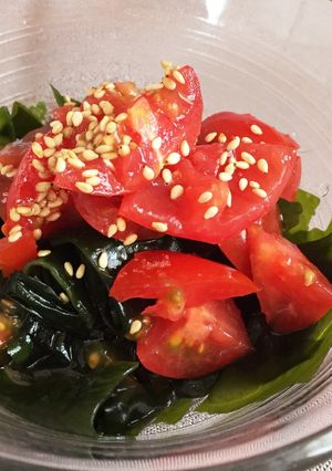 一人暮らしの簡単♪わかめトマトの夏サラダ-レシピのメイン写真