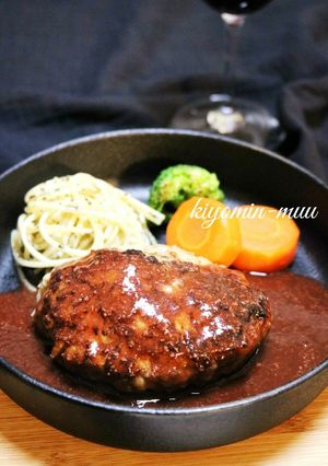 お肉屋さんの、粗びきハンバーグステーキ。-レシピのメイン写真