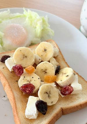 バナナとドライフルーツとクリームチーズのトースト-レシピのメイン写真