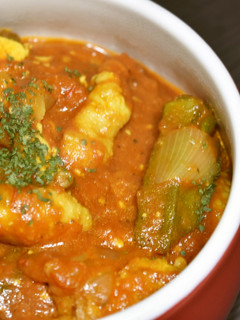 旨辛!鶏皮と厚揚げのトマトカレー煮込み-レシピのメイン写真
