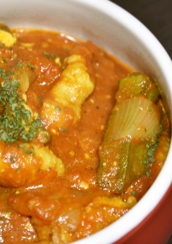 旨辛!鶏皮と厚揚げのトマトカレー煮込み-レシピのメイン写真