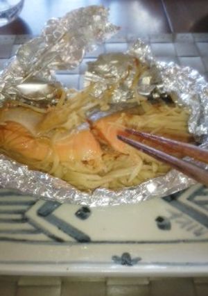 塩鮭と冷凍エノキのホイル焼き-レシピのメイン写真